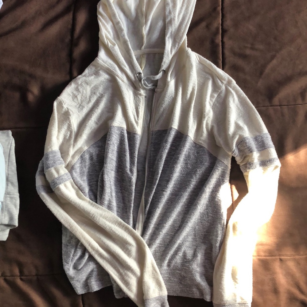 light zip up hoodie